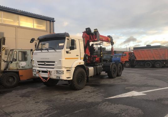 Седельный тягач КАМАЗ 43118-50 с КМУ ИНМАН INMAN IT-150