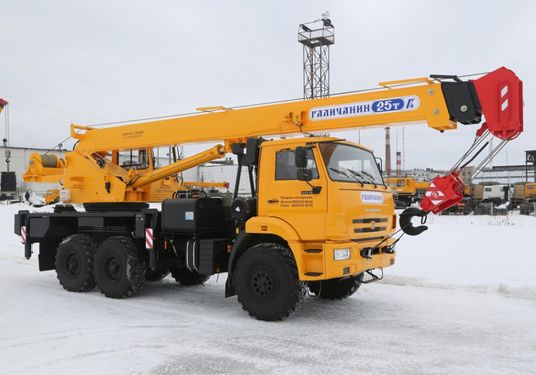 кран автомобильный ГАЛИЧАНИН КС-55713-5; г/п 25 т, длина стрелы 22 м. шасси КАМАЗ 43118 (6х6)