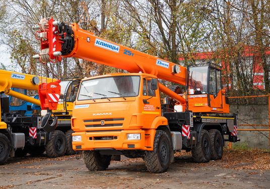кран автомобильный КЛИНЦЫ КС-55713-5К-4В; г/п 25 т, длина стрелы 33 м; шасси 43118 6х6