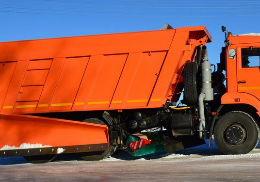 КДМ-7881010 на с.КамАЗ-6520-53 (Боковой отвал, Средняя щетка)