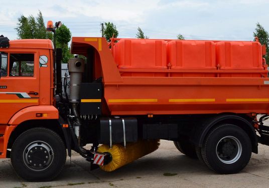 КДМ-7881050 на с.53605 (ПМ пласт, V=7,5 м3, Сопла, Средняя щетка)