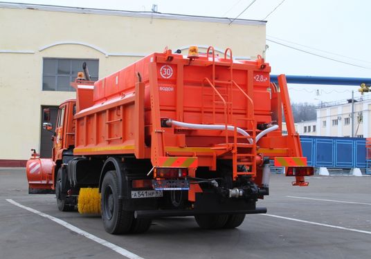 ЭД-244КМ на с.53605 (ПМ пласт, V=8,4 м3, Сопла, Передний отвал, Средняя щетка)