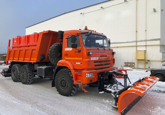 КДМ-7881012 на с.65222 (ПМ пласт, V=12 м3, Сопла, Передний отвал, Задняя щетка)