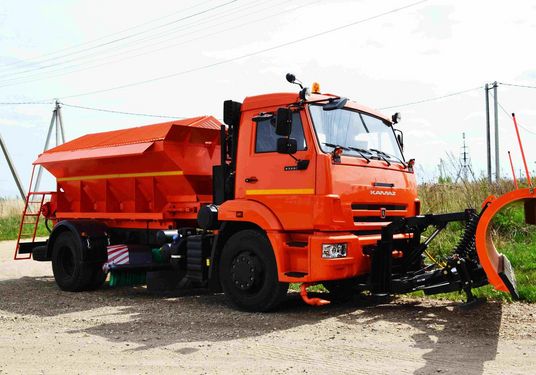 КДМ-7881030 на ш.43253 (ПС сталь 09Г2С, V=5,5 м3, Передний отвал, Средняя щетка)