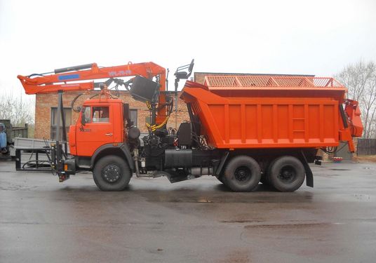 КДМ-650-05 на ш.65115-48 (ГМУ, Самосв. кузов, ПС сталь 09Г2С, V=8 м3, Передний отвал, Средний нож)