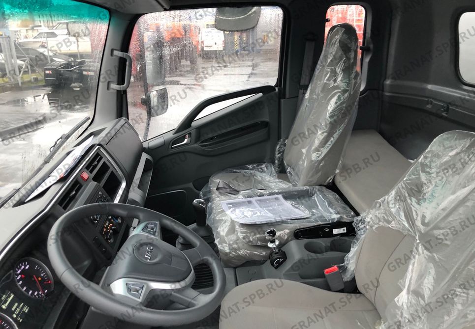 Бортовой а/м JAC N120 со шторным механизмом