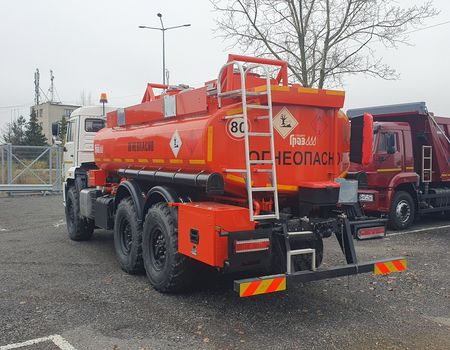 Автотопливозаправщик ГРАЗ 56167-123027-50 (12 куб., 2 отсека) на шасси КАМАЗ 43118-23027-50