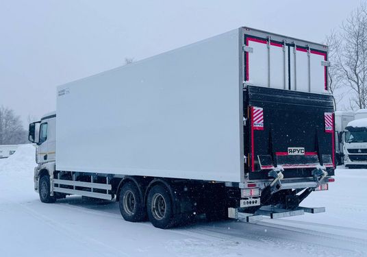 Рефрижератор N330-03 на шасси КАМАЗ 65658 с грузоподъемным бортом