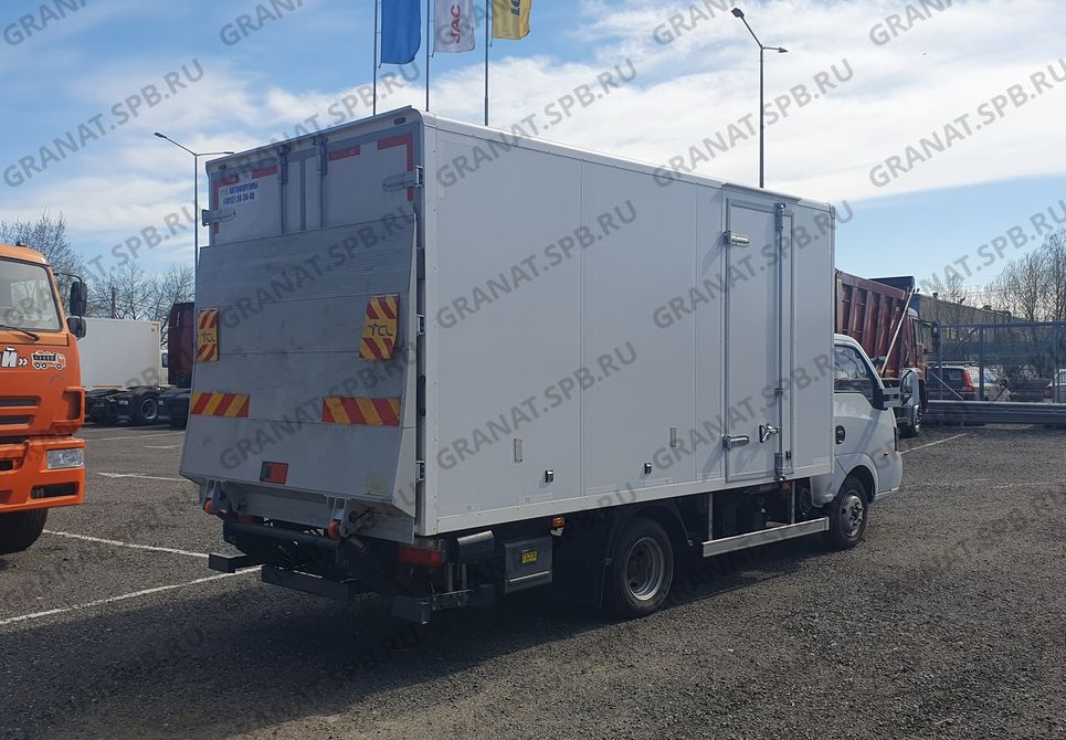 Автомобиль фургон промтоварный СпецМобиль-2818F8 на шасси JUNFENG Q35